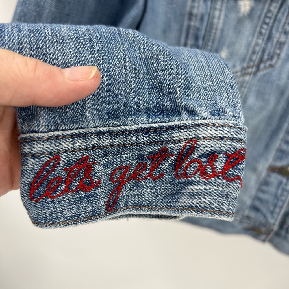 American eagle, highly distressed floral embroidered denim trucker jacket… - Picture 8 of 16